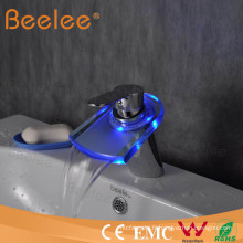 Robinet de mélangeur électrique de robinet de salle de bains de cascade LED Qh0816f